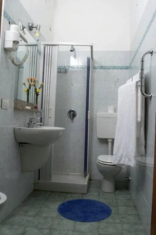 Arco Hotel 2*, Milan
